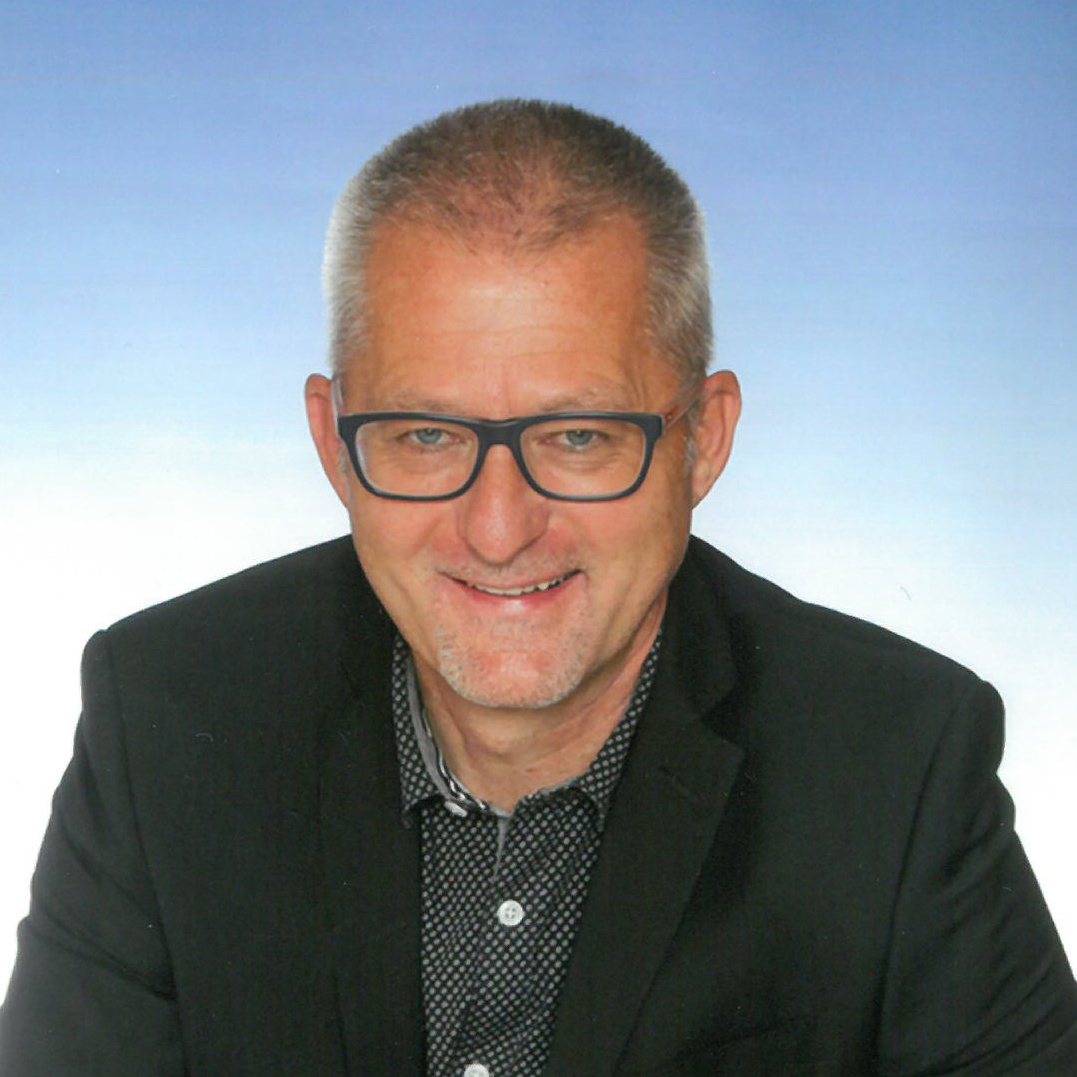 Prof. OStR Mag. Ernst Larcher Ernst Larcher, Lehrer | BRG Wörgl