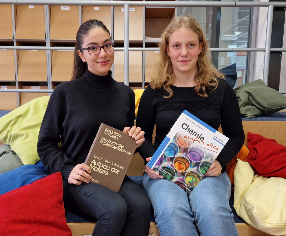Schulbibliothek, Team BRG 5a: Natascha und Sheba | BRG Wörgl