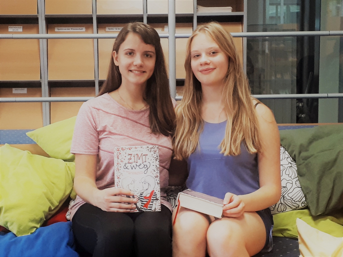 Schulbibliothek, Team BRG 6a: Monika und Sophia | BRG Wörgl